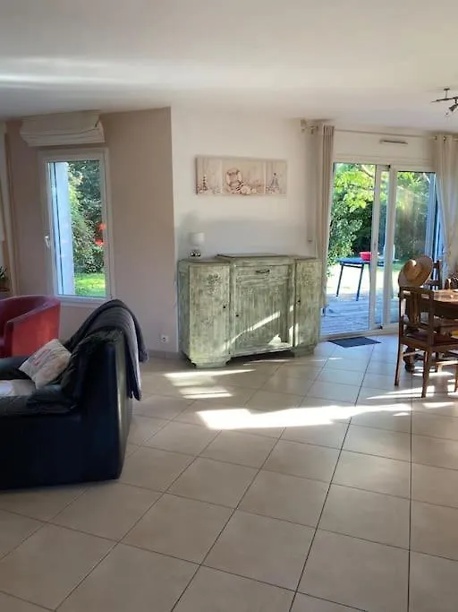 Holiday home Maison De Charme Proche Ocean Lauzach